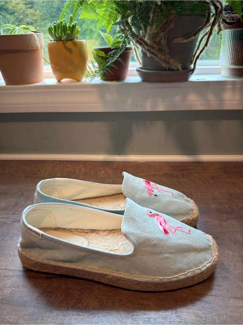 NWOB Soludos Light Blue Espadrille Slip-Ons with Pink Flamingo Embroidery 7.5